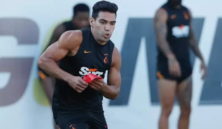 Galatasaray'da Falcao antrenmanı yarıda bıraktı