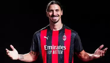 Zlatan Ibrahimovic şimdi de şarkı söyleyecek! 