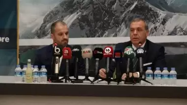 Bursaspor, Mustafa Er ile sözleşme imzaladı