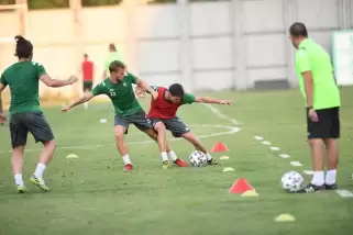 Mustafa Er, Bursaspor ile ilk antrenmanına çıktı