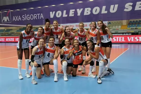 Eczacıbaşı VitrA, kupaya galibiyetle başladı