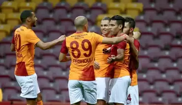 Aslan'ın rakibi Horoz!