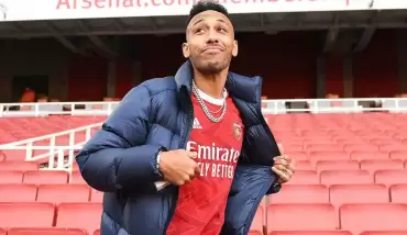 Aubameyang, Arsenal ile sözleşme uzattı