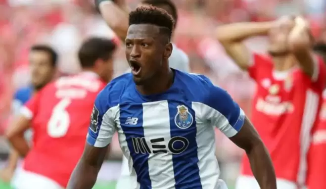 Porto, Ze Luis'in lisansını çıkardı