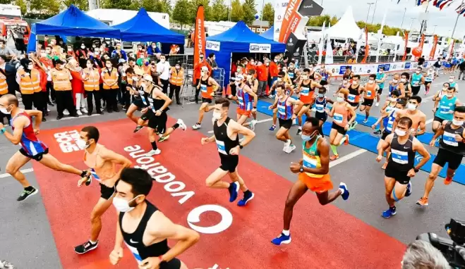 Vodafone 15. İstanbul Yarı Maratonu koşuldu