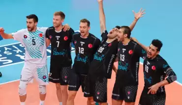 Halkbank, deplasmanda Bursa Büyükşehir Belediyespor'u 3-0 yendi