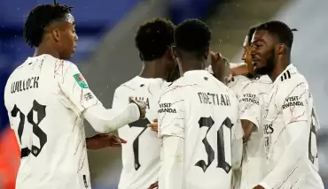 Arsenal kupada Leicester'ı geçti