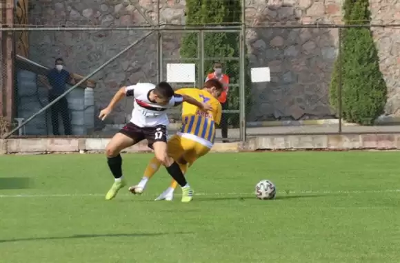 Belediye Derincespor, sahasında Manisaspor'u 1-0 mağlup etti