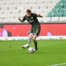 Burak Kapacak yüzde 100’le oynadı