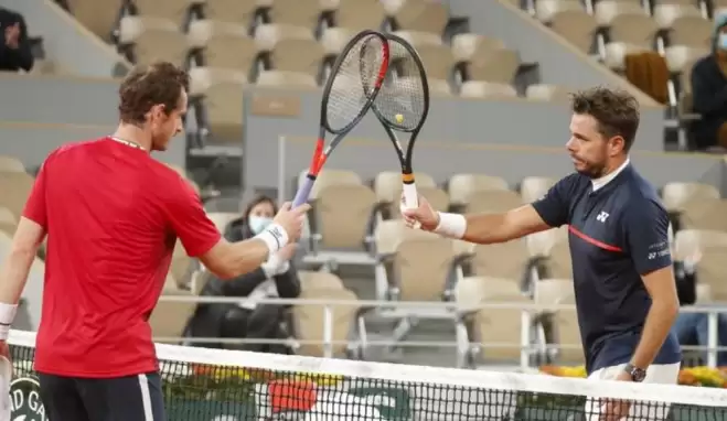 Wawrinka Murray'yi rahat geçti