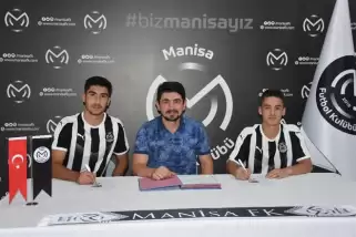 Manisa FK’dan çifte imza