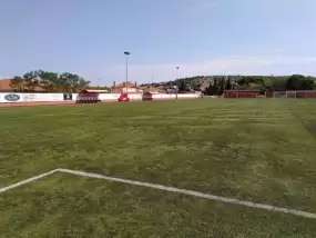 Balıkesir’de spor sahalarına bakım yapılıyor