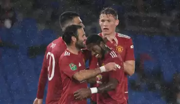 Manchester United rahat turladı