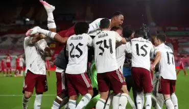 Liverpool'u penaltılarda yenen Arsenal çeyrek finalde