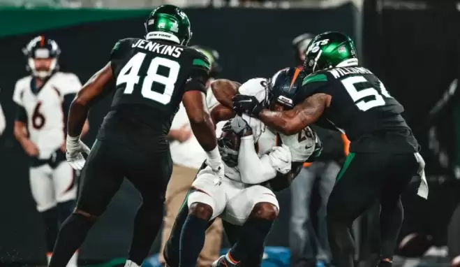 Haftanın açılışında Broncos siftah yaptı