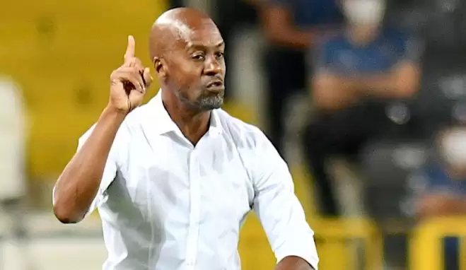 Eddie Newton'ın görevine son verildi