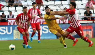 Antalyaspor'da 2 futbolcu ligin ilk yarısını kapattı