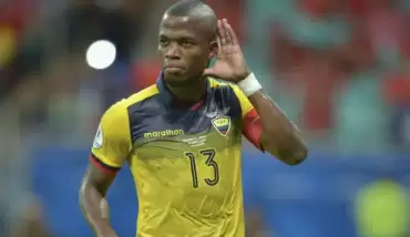 Ekvador, Uruguay'ı devirdi! Enner Valencia...