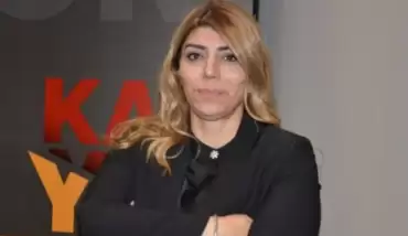 Berna Gözbaşı, Galatasaray maçı öncesi iki ayrılığı açıkladı!