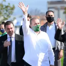 Bursaspor Başkanı Erkan Kamat takımı uğurladı