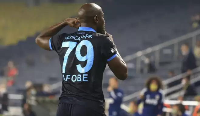 Canlı yayında Afobe itirafı: "Uçak biletini bile almıştık ama Trabzonspor..."
