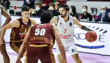 Bahçeşehir Koleji uzatmada direnemedi