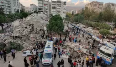 Depremle sarsılan İzmir yaralarını sarıyor!