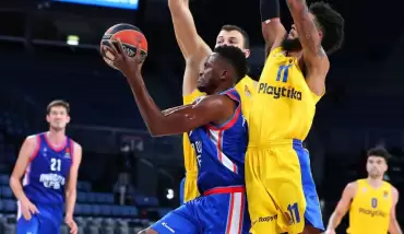 Kıran kırana geçen maçta son söz Efes'in