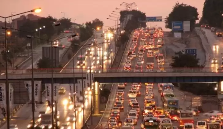 İstanbul trafiğine Formula 1 engeli