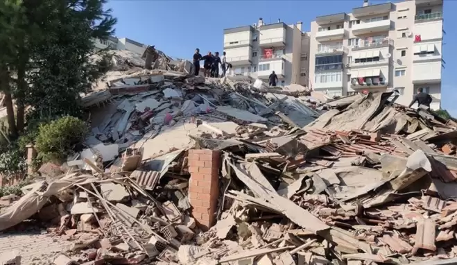 İzmir'de bir deprem daha! 4.8...