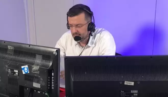 VİDEO -  Efsane yarışa efsane spikerlik