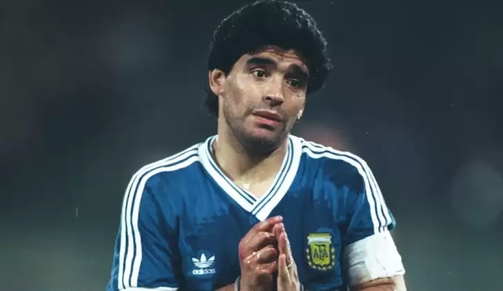 Maradona için saygı duruşu