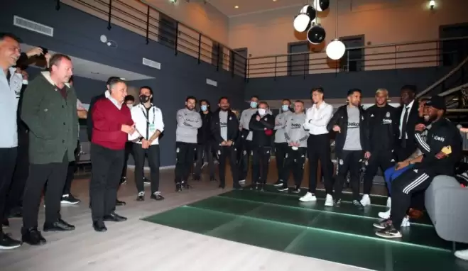 Ahmet Nur Çebi: ''Bu tarihi galibiyet için ne kadar teşekkür etsek az''