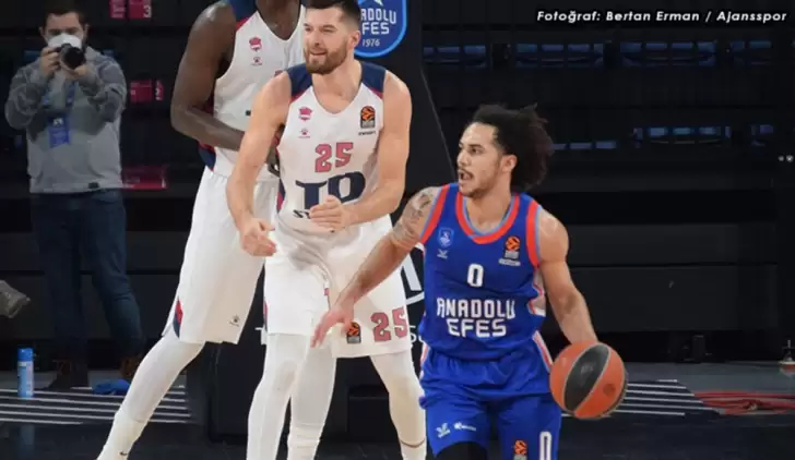 Anadolu Efes evinde Baskonia'yı geçemedi