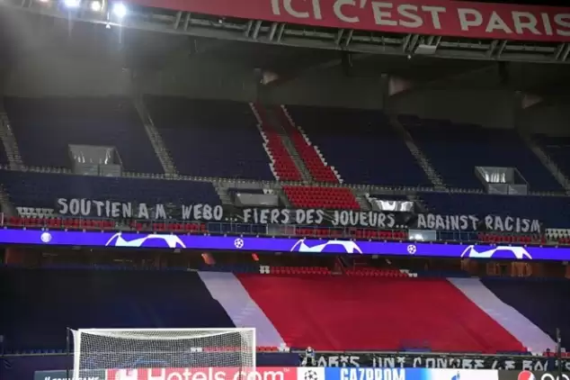 Parc des Princes’e ırkçılık karşıtı pankartlar asıldı