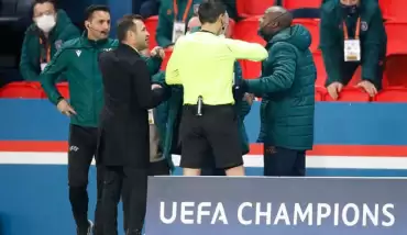 Romanya Spor Bakanı, Irkçı Rumen hakemi kınadı