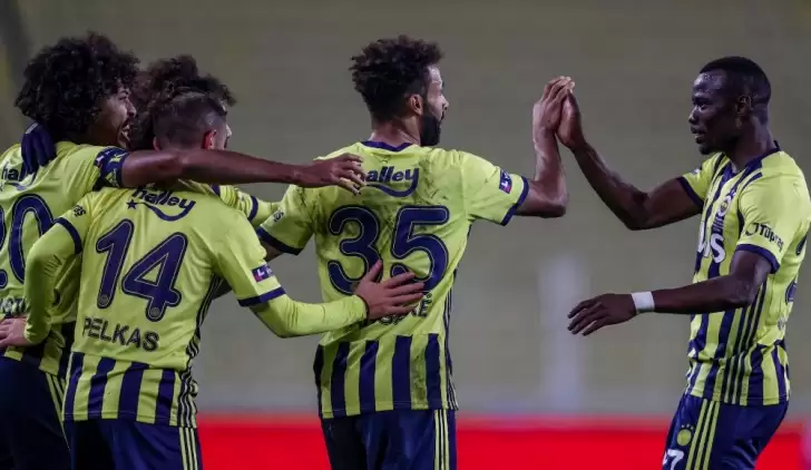 10 kişi Fenerbahçe sürprize izin vermedi
