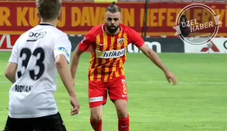 Canlı yayında açıkladı: "Galatasaray'da seve seve oynarım"