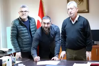 Menemenspor, Ümit Karan'ı resmen açıkladı
