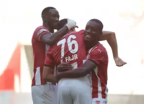 Max Gradel 4. golünü attı