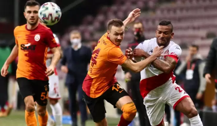 Galatasaray’ın iki bekine Süper Lig’den talip! 