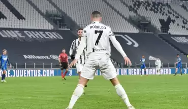 Rekorların adamı Cristiano Ronaldo, bu kez Pele'yi geçti!