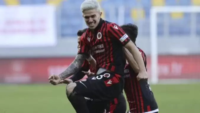 Berat Özdemir: "Bize her yer Trabzon"