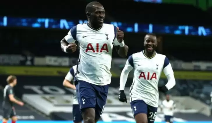 Tottenham zirveleri seviyor! İlk finalist oldular...