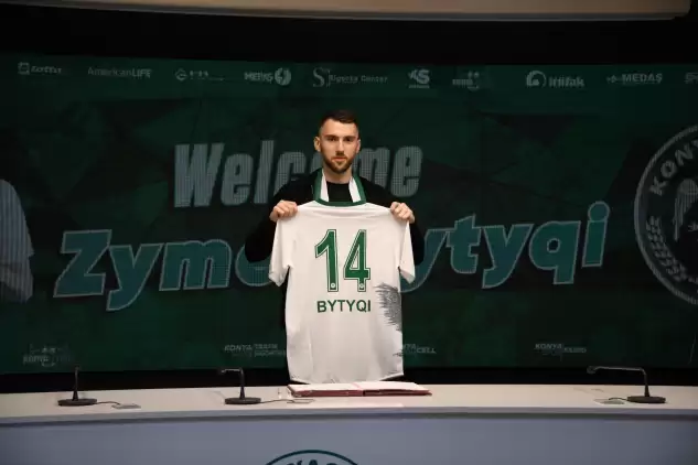 Konyaspor, Zymer Bytyqi'yi transfer etti