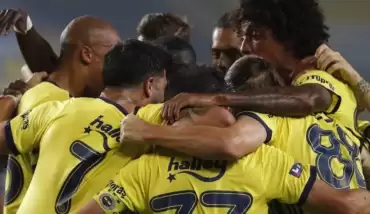 Fenerbahçe'nin 11'inde Valencia sürprizi