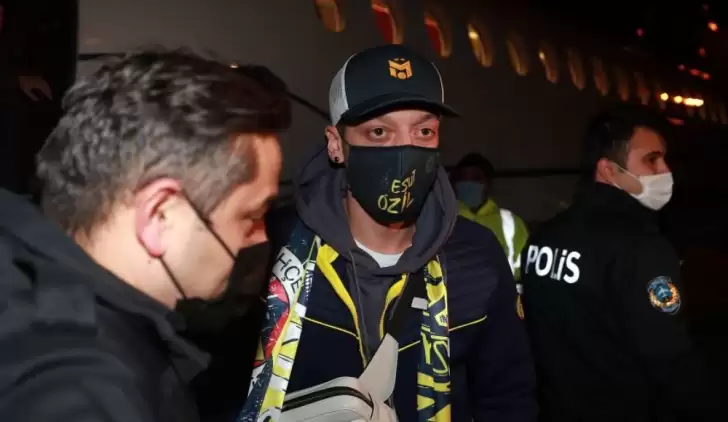 Mesut Özil transferi dünya basınında! İşte manşetler...