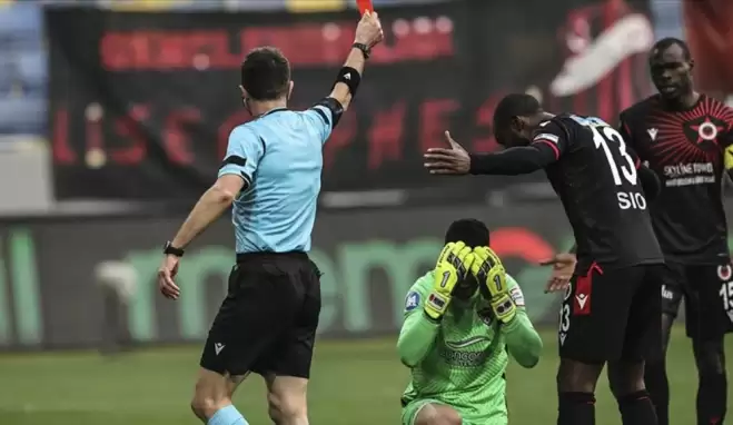 PFDK'dan Hatayaspor’un kalecisi Munir'e ceza indirimi