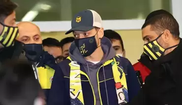 Mesut Özil transferi neden hala açıklanmadı?