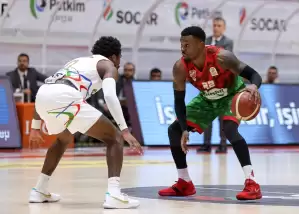 Pınar Karşıyaka serisini İzmir Derbisinde sürdürdü